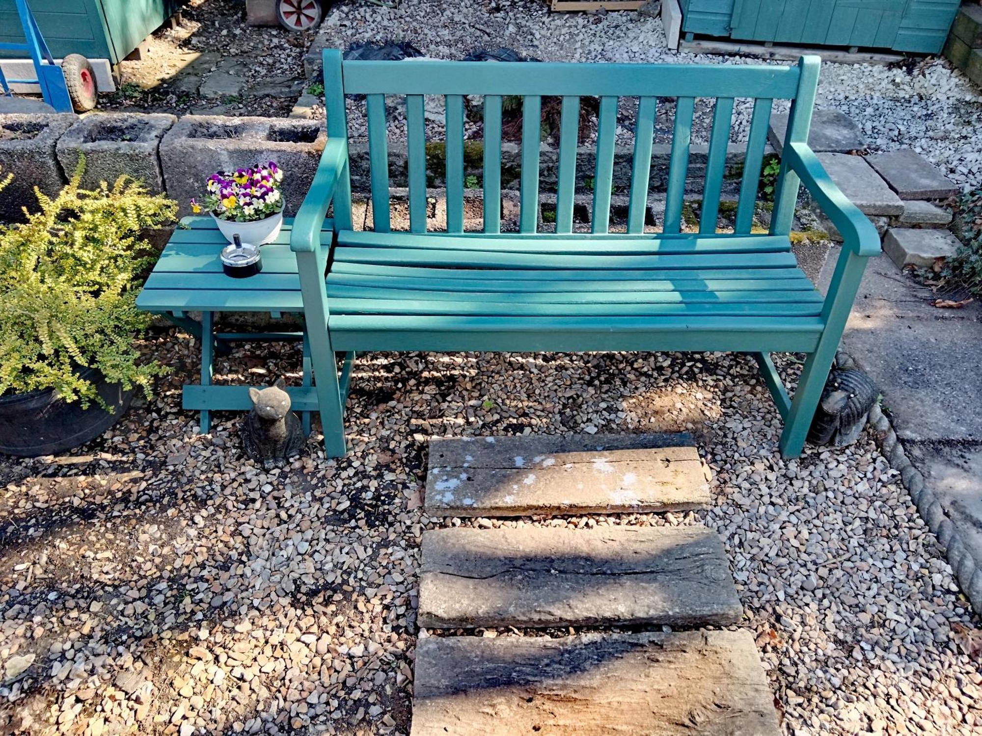 Independent 2-Bedrooms Garden Guesthouse, Sleep 4, Only 1 Booking At Time, Free Parking, Wi-Fi, Private Entrance, Heating & Air-Conditioning * Derby
